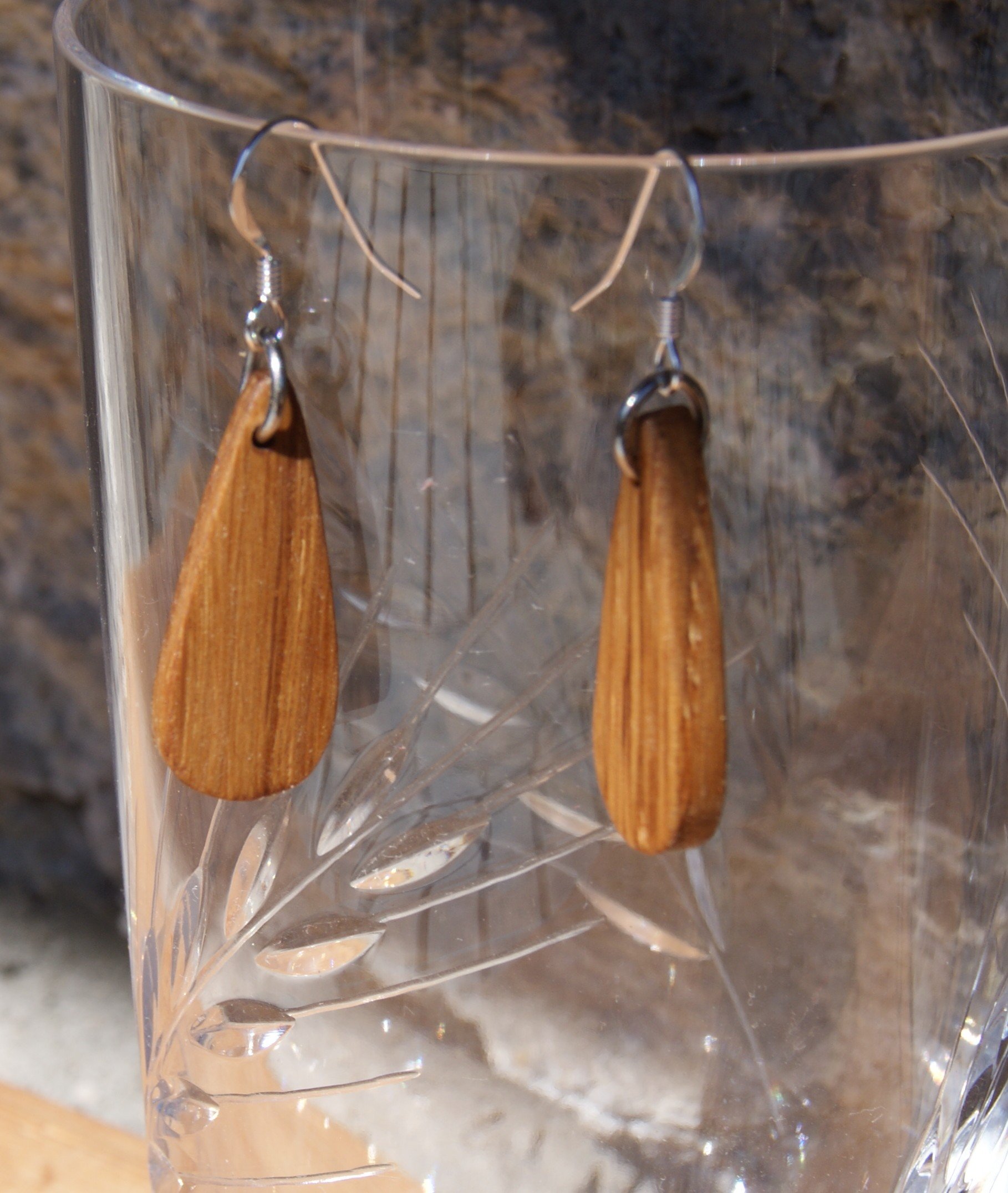 pendientes de madera de haya joyeria etica de madera, joyeria de la naturaleza, hecho a mano