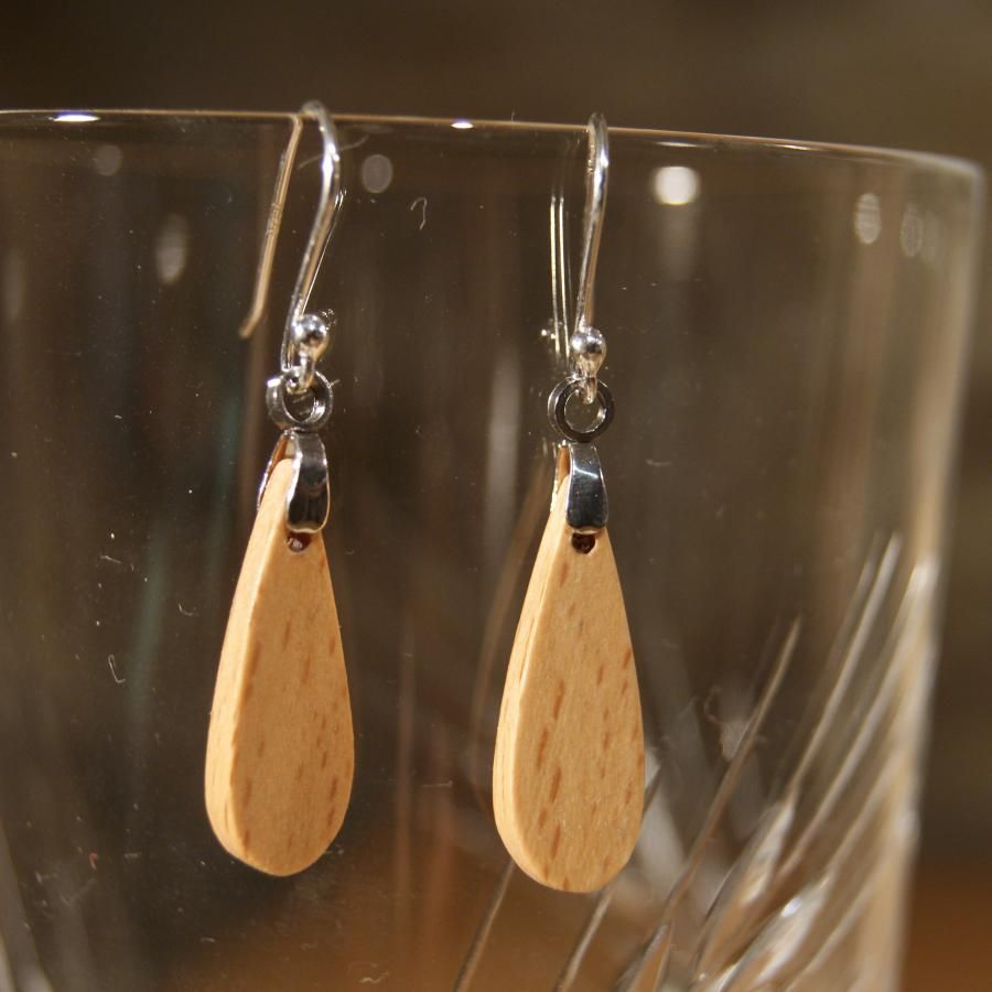 pendientes de madera de haya joyeria etica de madera, joyeria de la naturaleza, hecho a mano