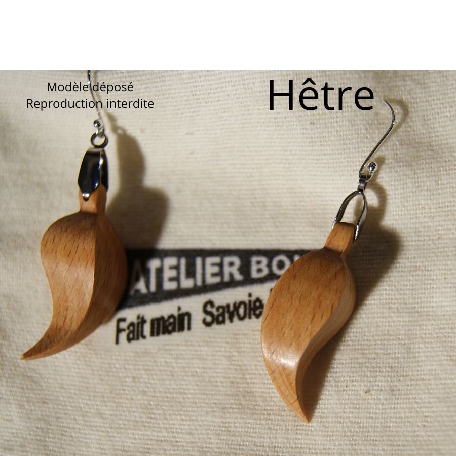 pendiente de pluma, hecho a mano, madera de cerezo encerada, naturaleza