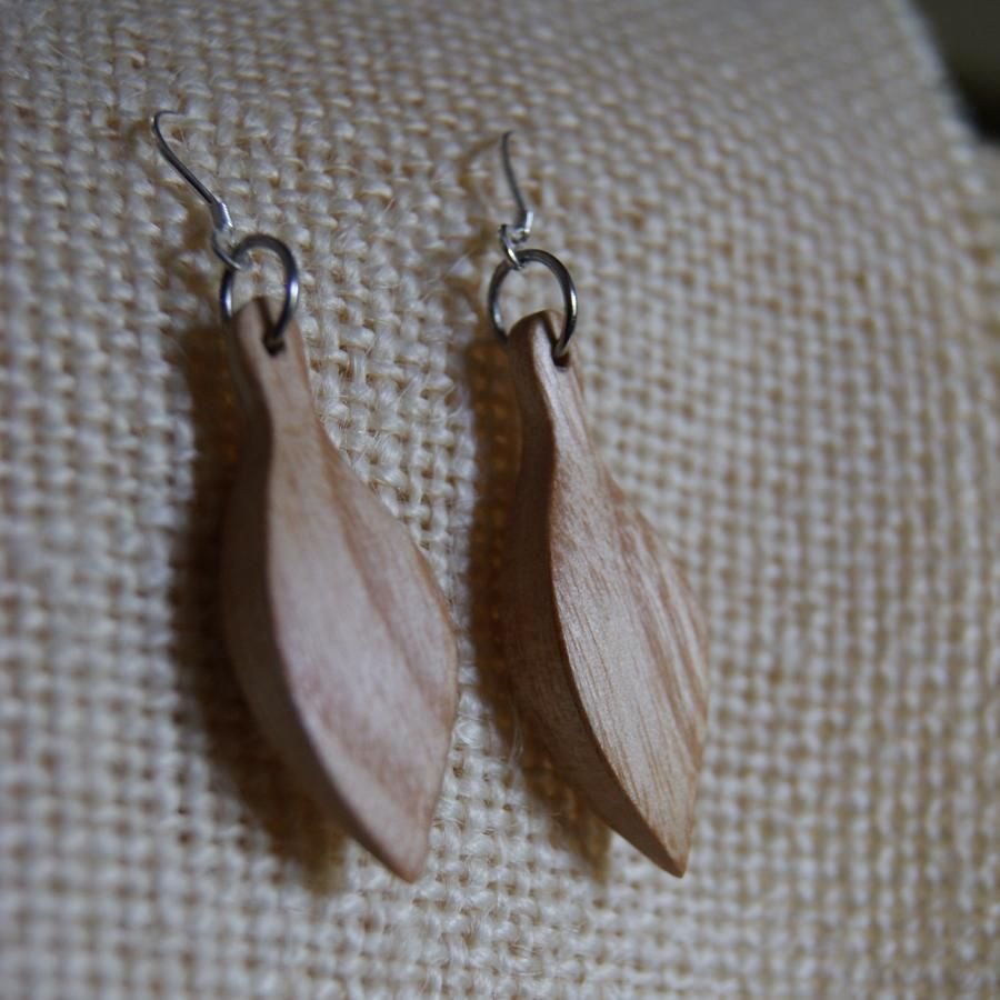 joyas pendientes madera artesanal fresno