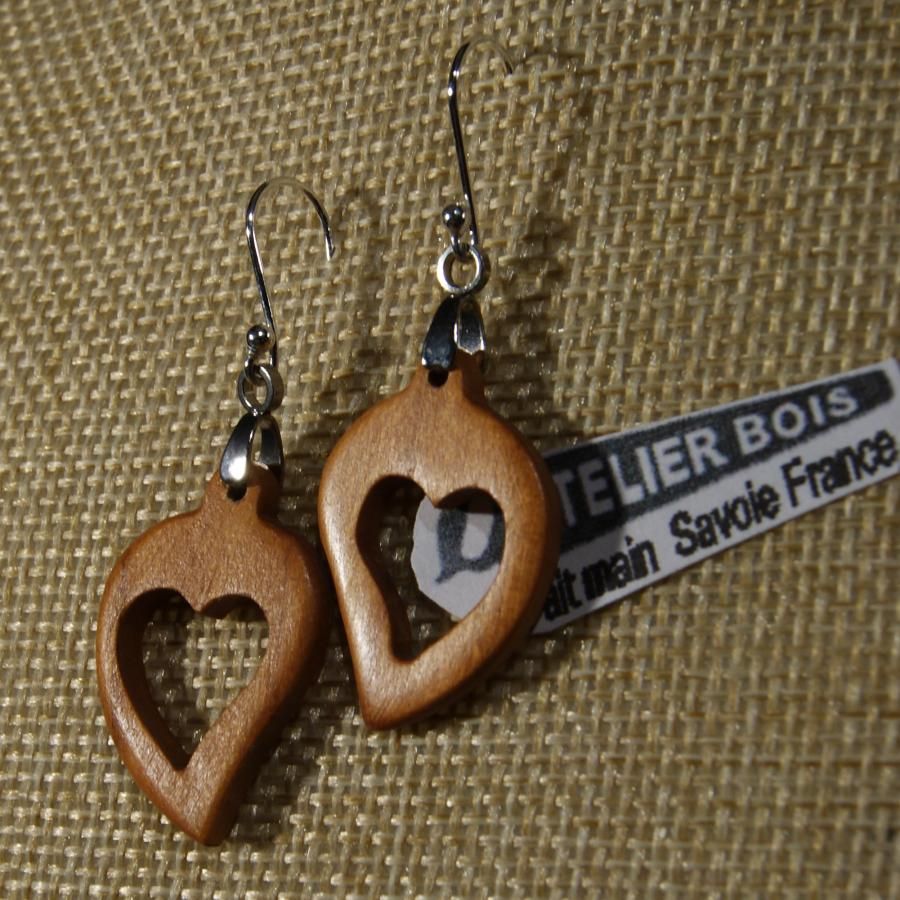 pendientes corazon cerezo encerado, madera boda, san valentin, hecho a mano