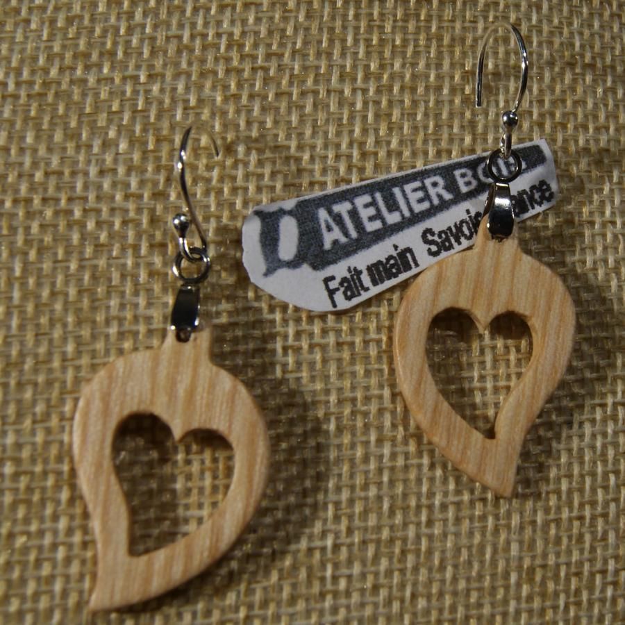 pendientes corazon de fresno encerado, madera de boda, san valentin, hecho a mano