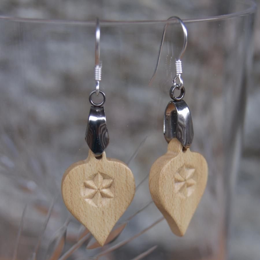 pendientes tallados naturaleza joyeria madera maciza de arce hechos a mano