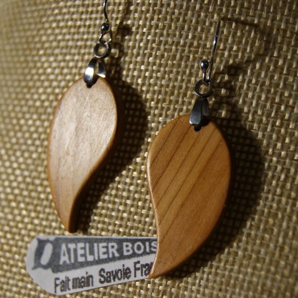 boucles d'oreilles feuille ronde en bois d'If  bijoux &eacute;thique en bois, bijou nature cir&eacute;, fait main