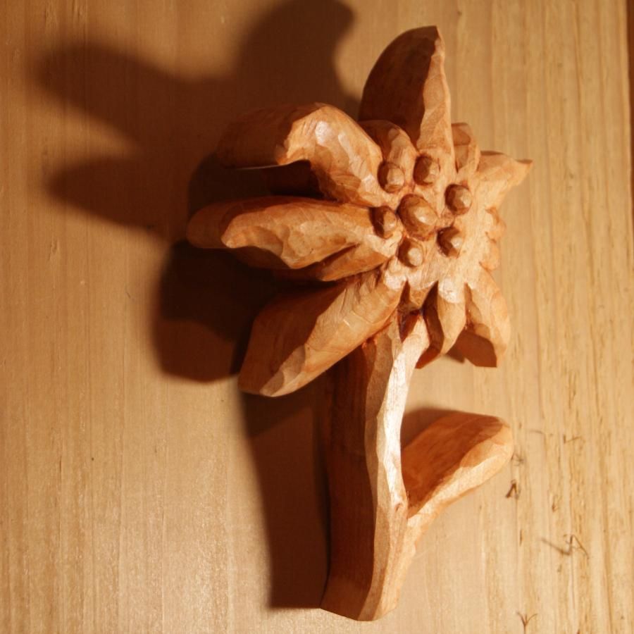 Edelweiss de madera, tallado y encerado a mano en madera de cerezo, decoración de chalet, tilo