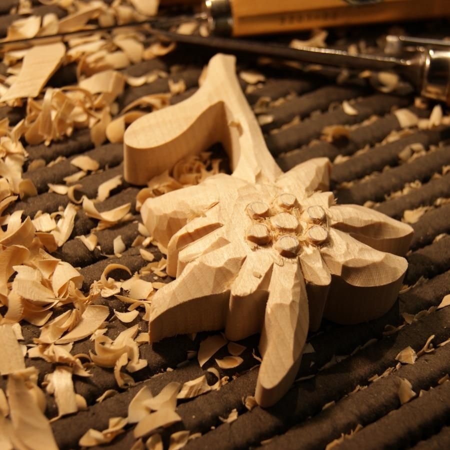 Edelweiss de madera, tallado y encerado a mano en madera de cerezo, decoración de chalet, tilo