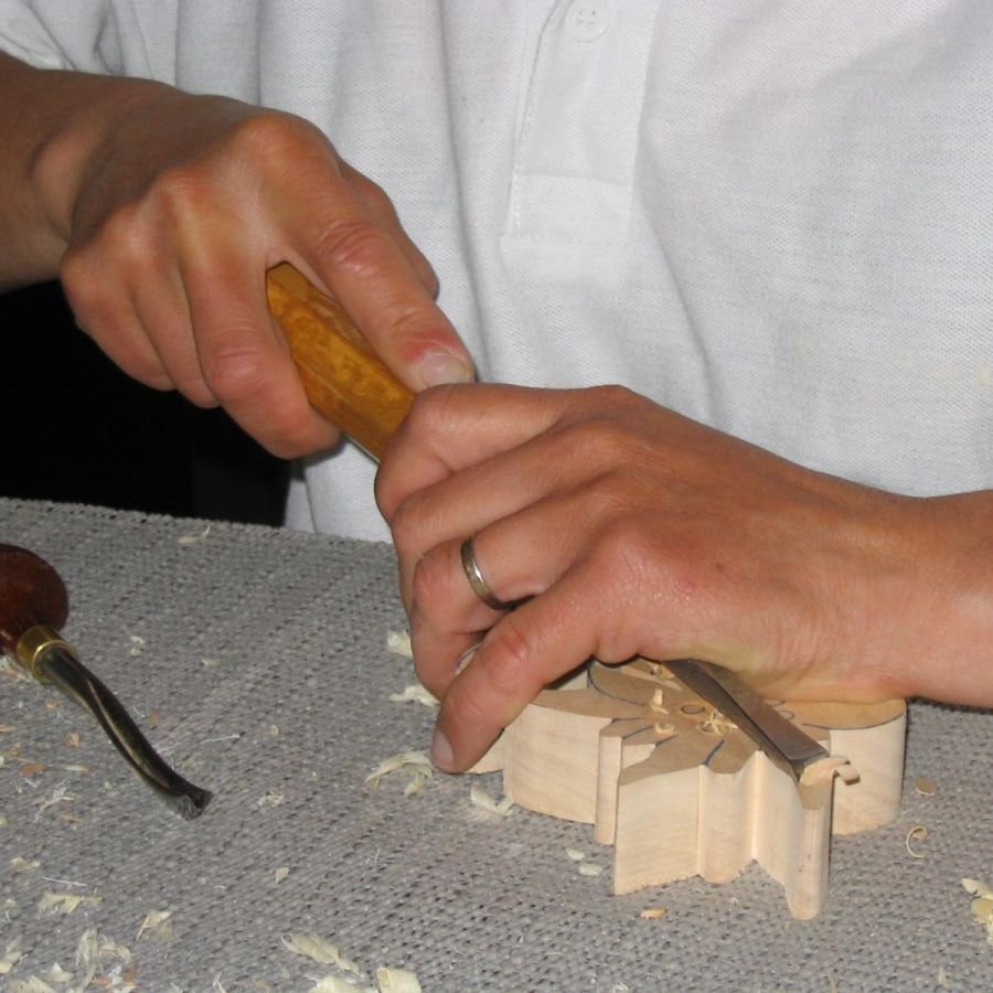 Edelweiss de madera, tallado y encerado a mano en madera de cerezo, decoración de chalet, tilo