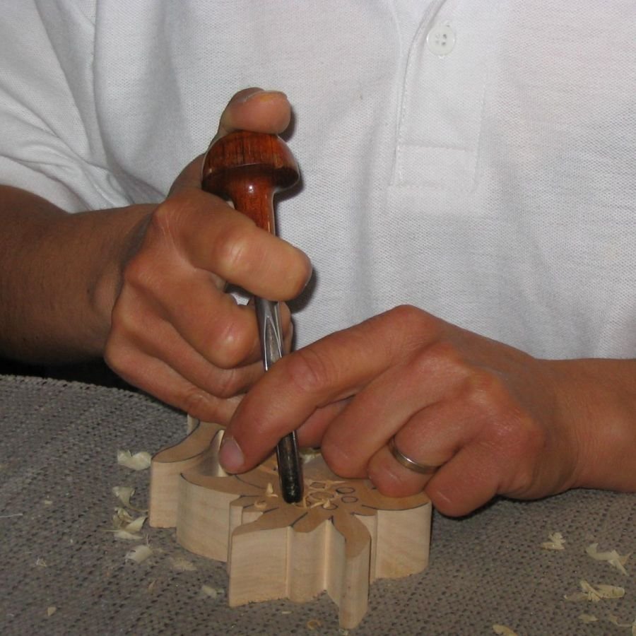 Edelweiss de madera, tallado y encerado a mano en madera de cerezo, decoración de chalet, tilo