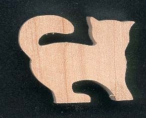 Figurita de madera de gato