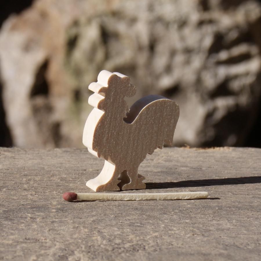 Figurita de madera de gallo, ocio creativo 