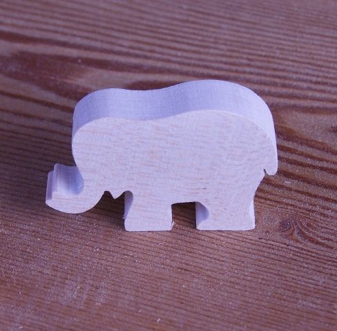 Figurita de elefante en madera maciza para decorar manualidades 