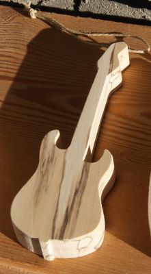 Guitarra eléctrica de 15 cm en madera de abedul para colgar en el árbol