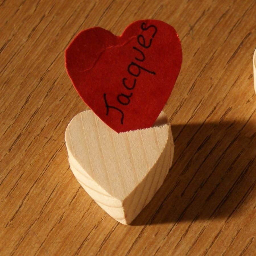 Tarjeta de sitio de corazón de abeto macizo, reutilizable, para decorar, por 10, etiqueta de nombre de boda