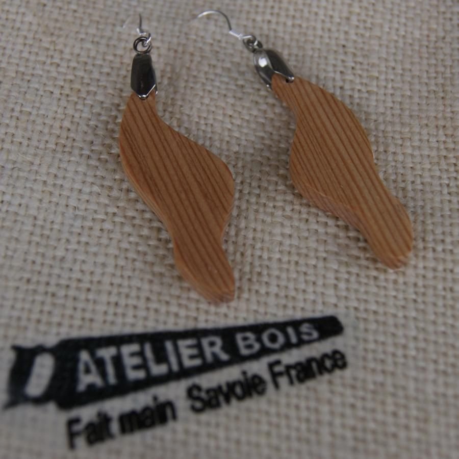 Juego de olas con madera de meleze hecho a mano, pendientes y colgante