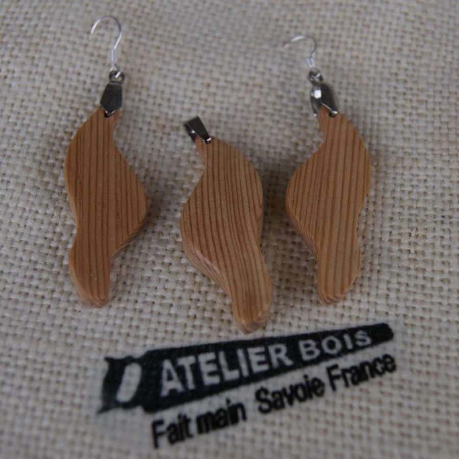 Juego de olas con madera de meleze hecho a mano, pendientes y colgante