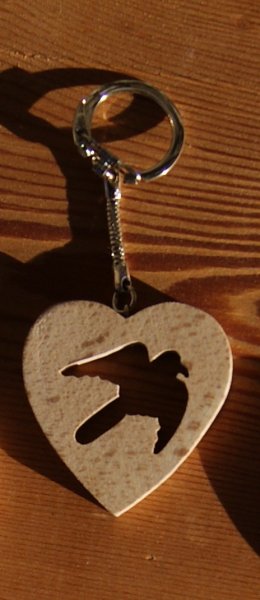 llavero coraz&oacute;n y p&aacute;jaro