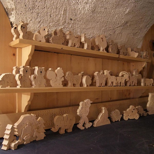 Puzzles en bois massif représentant des animaux de la ferme.