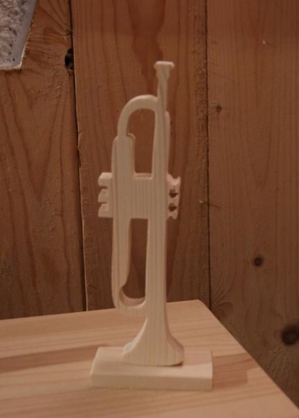 Trompeta larga de madera 20cm, abeto, decoraci&oacute;n musical, regalo trompetista, hecho a mano