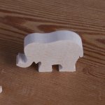 Figurita de elefante en madera maciza para decorar manualidades 