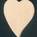 Corazón de madera maciza de 6 x 7,5 cm de forma inclinada con o sin gancho para colgar, hecho a mano