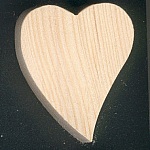 Coraz&oacute;n de madera de 5 x 5,5 cm con forma inclinada