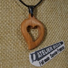 colgante corazón de madera maciza de haya, idea de regalo para una boda de madera, san valentín, joyas de madera y naturaleza, hecho a mano